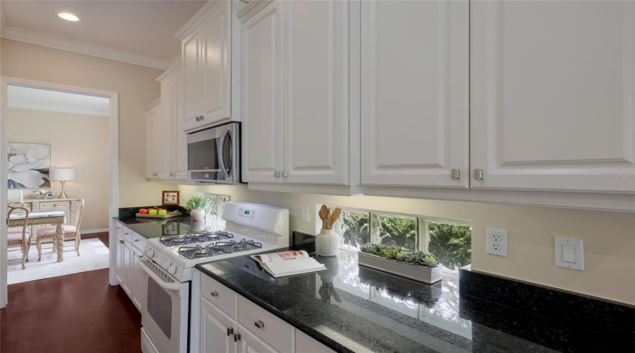 Bradenton, Florida 34202, 2 Bedroom Bedrooms, ,2 Bathroombathrooms,Residential,For Sale,Orchid Island,0,Mfra4695467
