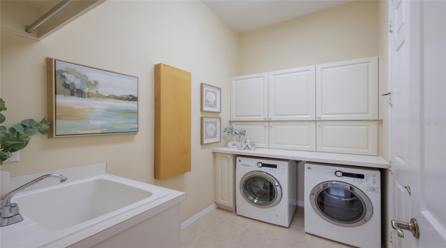 Bradenton, Florida 34202, 2 Bedroom Bedrooms, ,2 Bathroombathrooms,Residential,For Sale,Orchid Island,0,Mfra4695467