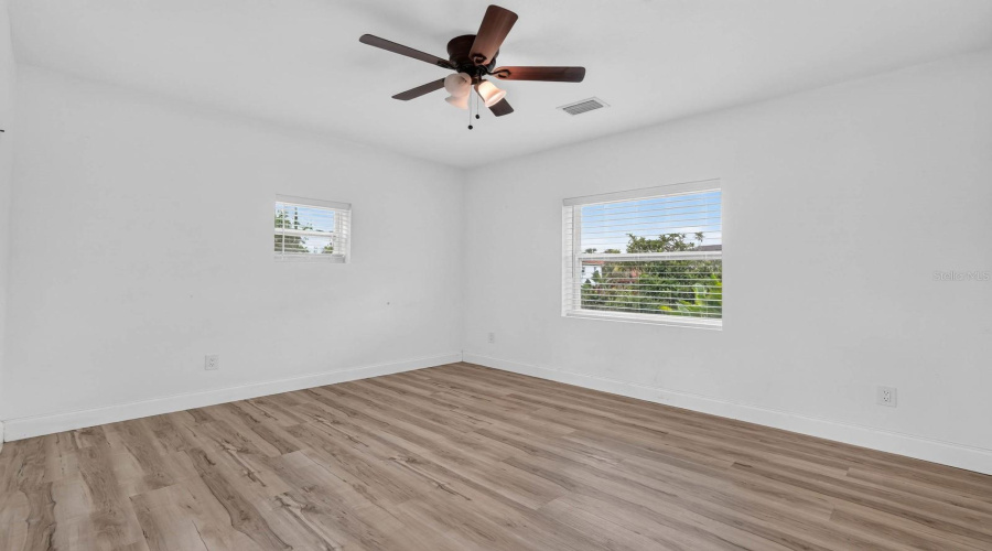Daytona Beach, Florida 32118, 5 Bedroom Bedrooms, ,4 Bathroombathrooms,Residential,For Sale,Schulte,0,Mfrv4948843
