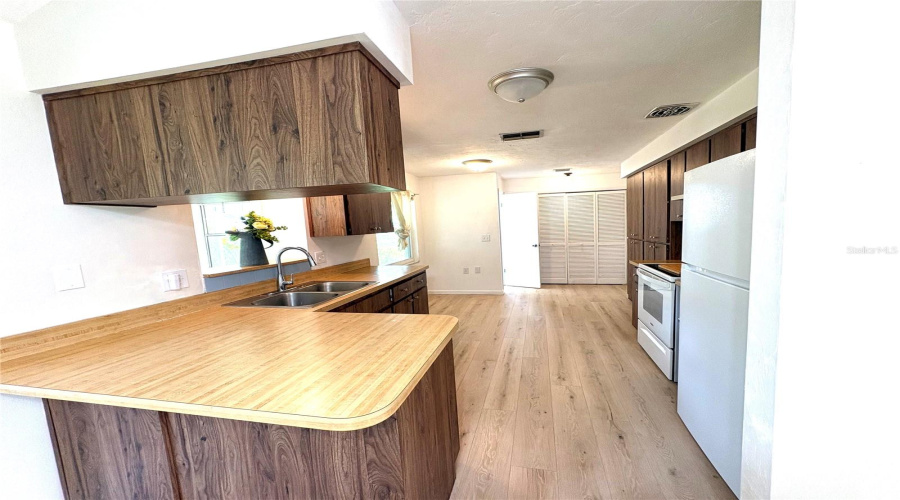 Beverly Hills, Florida 34465, 2 Bedroom Bedrooms, ,1 Bathroombathrooms,Residential,For Sale,Maidencane,0,Mfrtb8542635