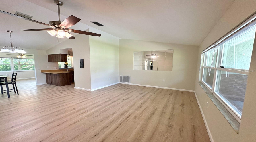 Beverly Hills, Florida 34465, 2 Bedroom Bedrooms, ,1 Bathroombathrooms,Residential,For Sale,Maidencane,0,Mfrtb8542635