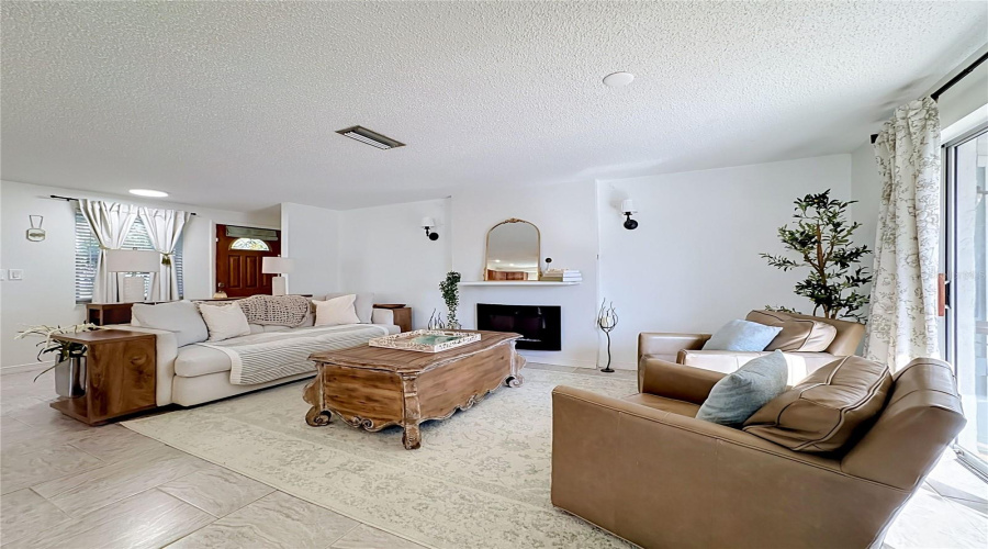 Sarasota, Florida 34233, 3 Bedroom Bedrooms, ,2 Bathroombathrooms,Residential,For Sale,Cochise,0,Mfra4704215