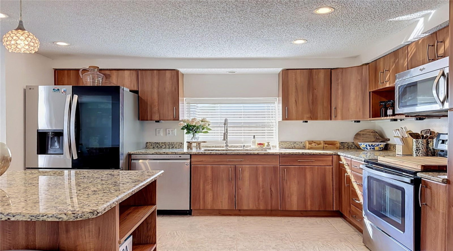 Sarasota, Florida 34233, 3 Bedroom Bedrooms, ,2 Bathroombathrooms,Residential,For Sale,Cochise,0,Mfra4704215
