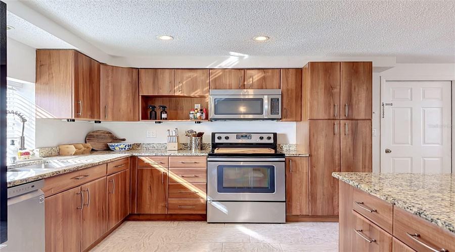 Sarasota, Florida 34233, 3 Bedroom Bedrooms, ,2 Bathroombathrooms,Residential,For Sale,Cochise,0,Mfra4704215