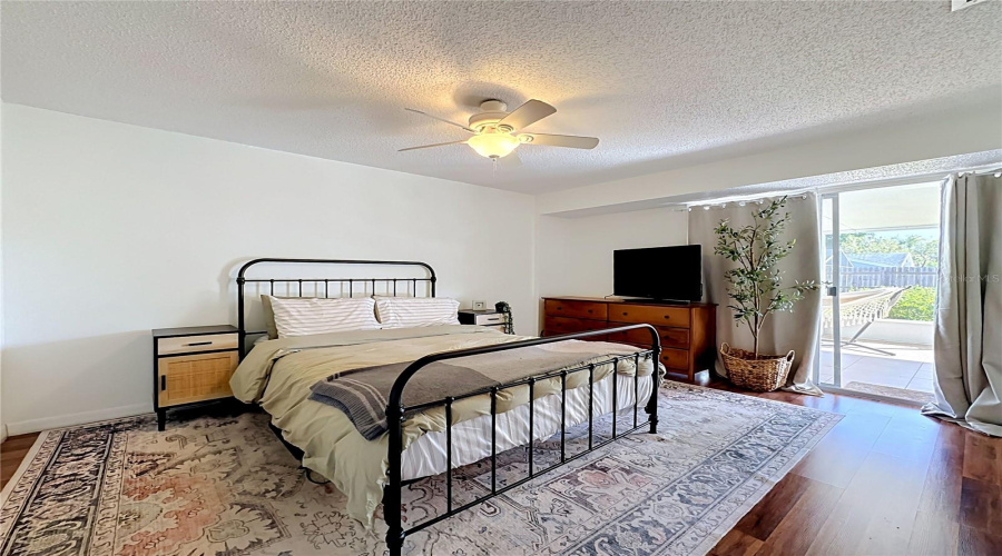 Sarasota, Florida 34233, 3 Bedroom Bedrooms, ,2 Bathroombathrooms,Residential,For Sale,Cochise,0,Mfra4704215