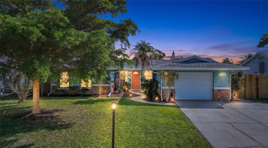 Sarasota, Florida 34233, 3 Bedroom Bedrooms, ,2 Bathroombathrooms,Residential,For Sale,Cochise,0,Mfra4704215