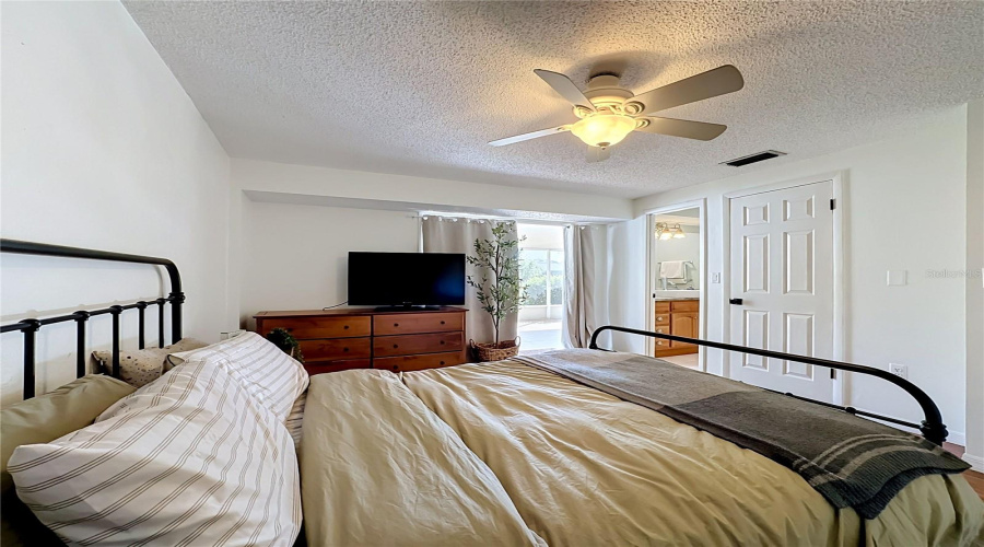 Sarasota, Florida 34233, 3 Bedroom Bedrooms, ,2 Bathroombathrooms,Residential,For Sale,Cochise,0,Mfra4704215