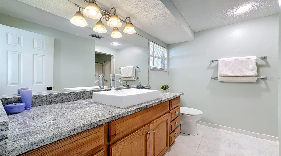 Sarasota, Florida 34233, 3 Bedroom Bedrooms, ,2 Bathroombathrooms,Residential,For Sale,Cochise,0,Mfra4704215