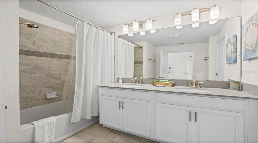 Davenport, Florida 33896, 4 Bedroom Bedrooms, ,3 Bathroombathrooms,Residential,For Sale,Stinger,0,Mfrs5156203