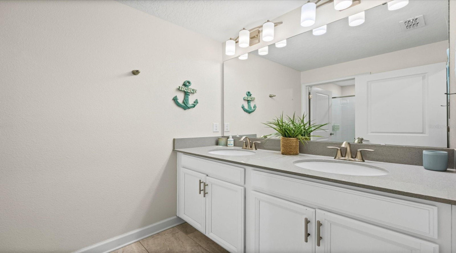 Davenport, Florida 33896, 4 Bedroom Bedrooms, ,3 Bathroombathrooms,Residential,For Sale,Stinger,0,Mfrs5156203