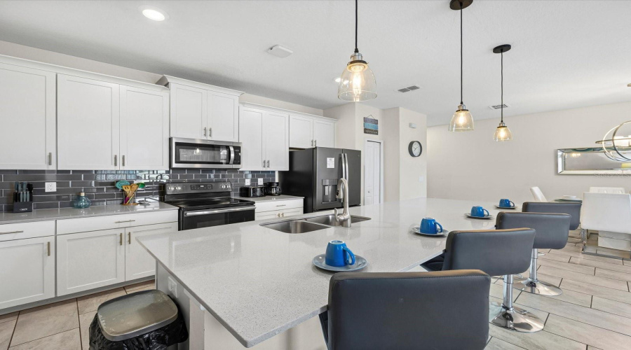 Davenport, Florida 33896, 4 Bedroom Bedrooms, ,3 Bathroombathrooms,Residential,For Sale,Stinger,0,Mfrs5156203