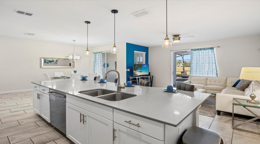 Davenport, Florida 33896, 4 Bedroom Bedrooms, ,3 Bathroombathrooms,Residential,For Sale,Stinger,0,Mfrs5156203