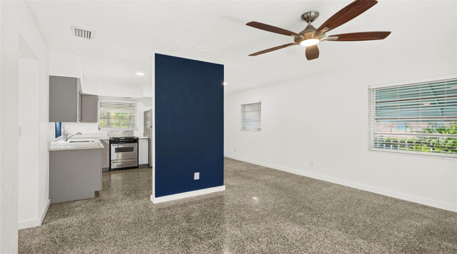 St Petersburg, Florida 33711, 2 Bedroom Bedrooms, ,1 Bathroombathrooms,Residential,For Sale,26Th,0,Mfrtb8541922