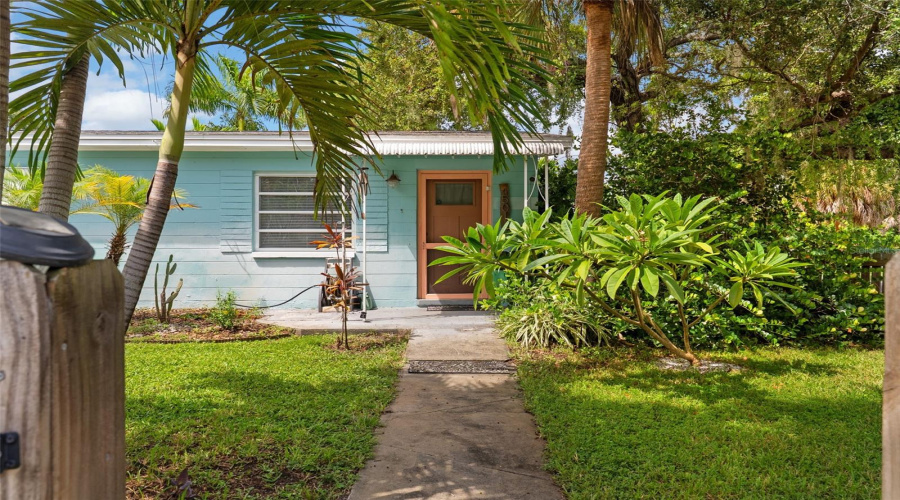 St Petersburg, Florida 33711, 2 Bedroom Bedrooms, ,1 Bathroombathrooms,Residential,For Sale,26Th,0,Mfrtb8541922