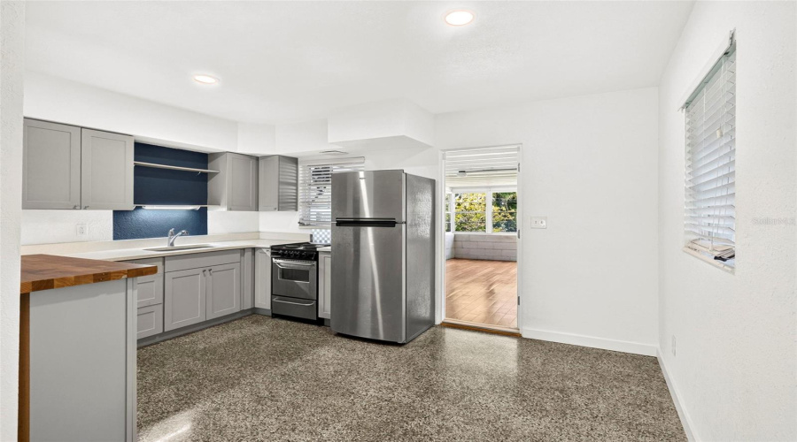 St Petersburg, Florida 33711, 2 Bedroom Bedrooms, ,1 Bathroombathrooms,Residential,For Sale,26Th,0,Mfrtb8541922