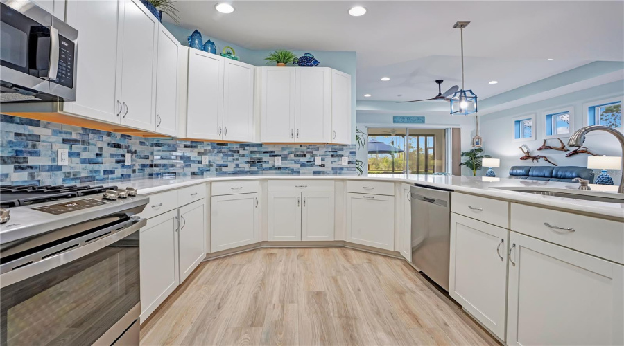 Daytona Beach, Florida 32124, 2 Bedroom Bedrooms, ,2 Bathroombathrooms,Residential,For Sale,Lost Shaker,0,Mfro6436415