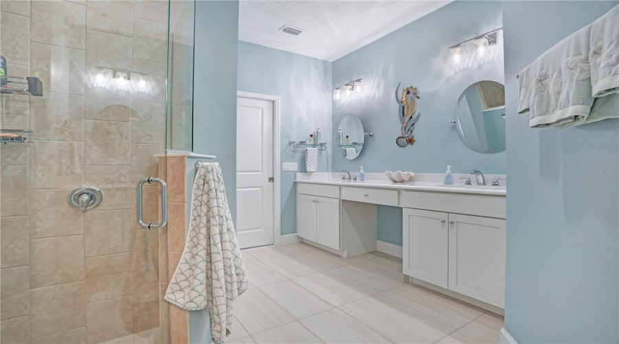 Daytona Beach, Florida 32124, 2 Bedroom Bedrooms, ,2 Bathroombathrooms,Residential,For Sale,Lost Shaker,0,Mfro6436415