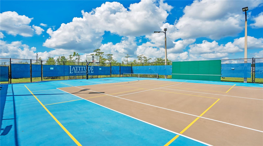 Daytona Beach, Florida 32124, 2 Bedroom Bedrooms, ,2 Bathroombathrooms,Residential,For Sale,Lost Shaker,0,Mfro6436415