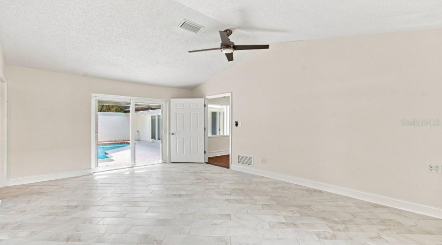 Orlando, Florida 32808, 3 Bedroom Bedrooms, ,2 Bathroombathrooms,Residential,For Sale,Jamaica,0,Mfrtb8542612