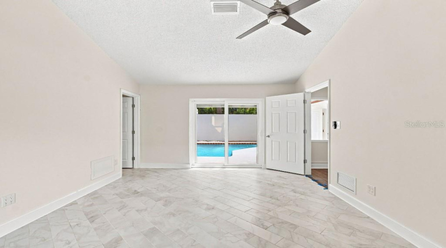 Orlando, Florida 32808, 3 Bedroom Bedrooms, ,2 Bathroombathrooms,Residential,For Sale,Jamaica,0,Mfrtb8542612