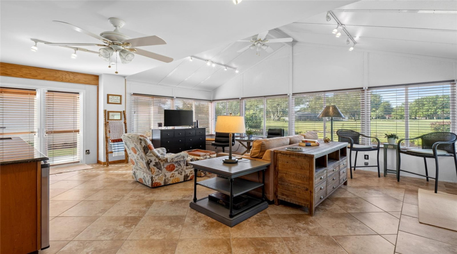 Orlando, Florida 32819, 2 Bedroom Bedrooms, ,2 Bathroombathrooms,Residential,For Sale,Parson Brown,0,Mfro6418967
