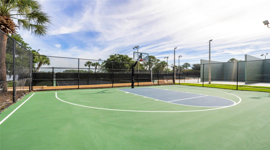Orlando, Florida 32819, 2 Bedroom Bedrooms, ,2 Bathroombathrooms,Residential,For Sale,Parson Brown,0,Mfro6418967