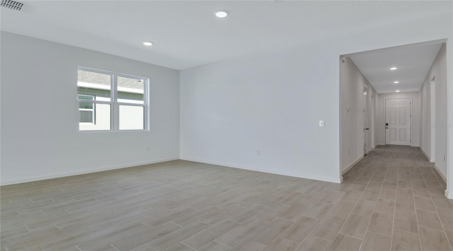 Winter Haven, Florida 33884, 4 Bedroom Bedrooms, ,3 Bathroombathrooms,Residential,For Sale,Mickey,0,Mfrs5146851