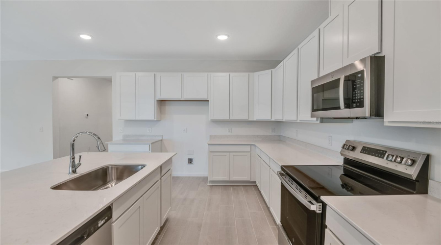 Winter Haven, Florida 33884, 4 Bedroom Bedrooms, ,3 Bathroombathrooms,Residential,For Sale,Mickey,0,Mfrs5146851