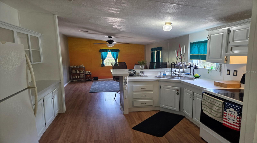 Large Open Kitchen With So Much Storage!