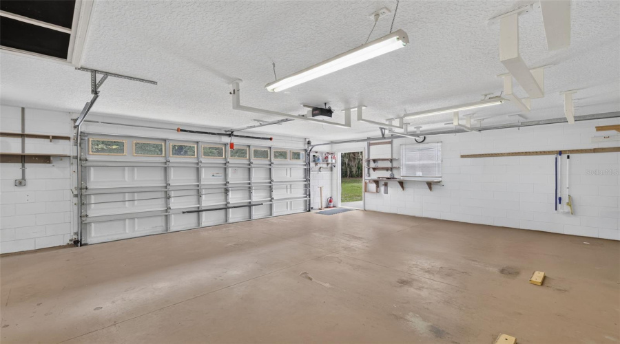 Garage.