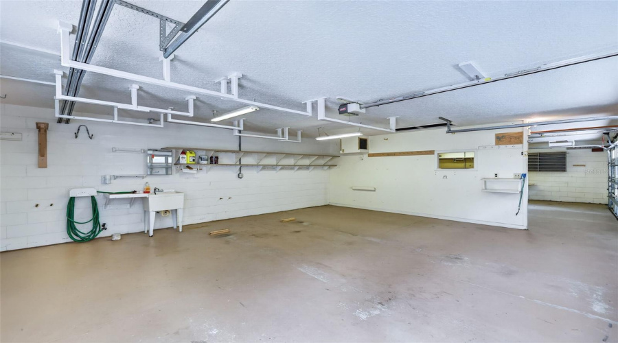 Garage.