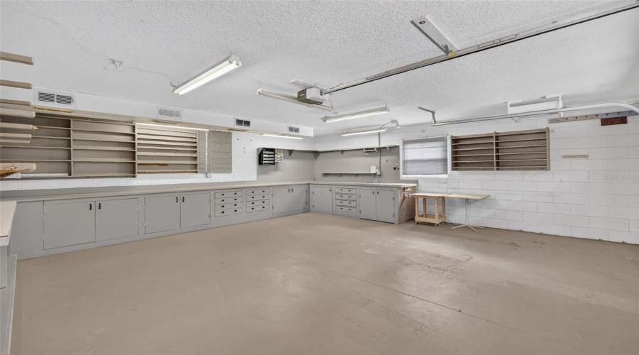 Garage/Workshop.