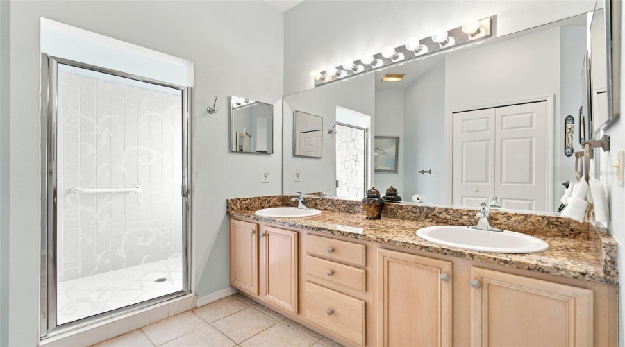 Osprey, Florida 34229, 2 Bedroom Bedrooms, ,2 Bathroombathrooms,Residential,For Sale,Highland,0,Mfra4703963