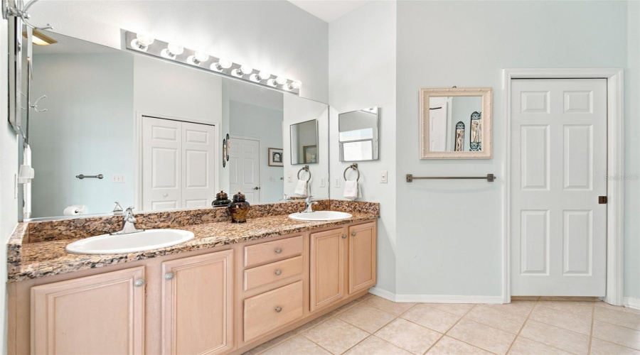 Osprey, Florida 34229, 2 Bedroom Bedrooms, ,2 Bathroombathrooms,Residential,For Sale,Highland,0,Mfra4703963