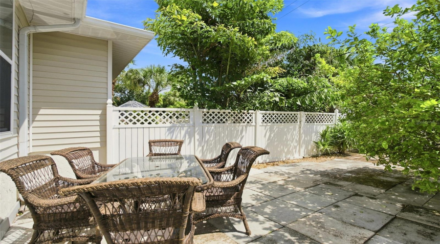 Osprey, Florida 34229, 2 Bedroom Bedrooms, ,2 Bathroombathrooms,Residential,For Sale,Highland,0,Mfra4703963