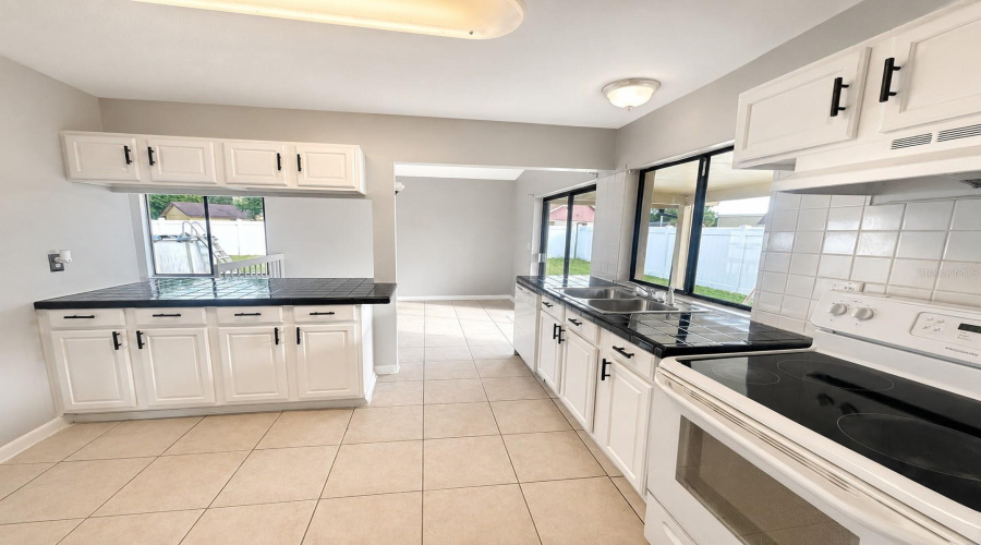 Kissimmee, Florida 34759, 3 Bedroom Bedrooms, ,2 Bathroombathrooms,Residential,For Sale,Flag,0,Mfra4695750