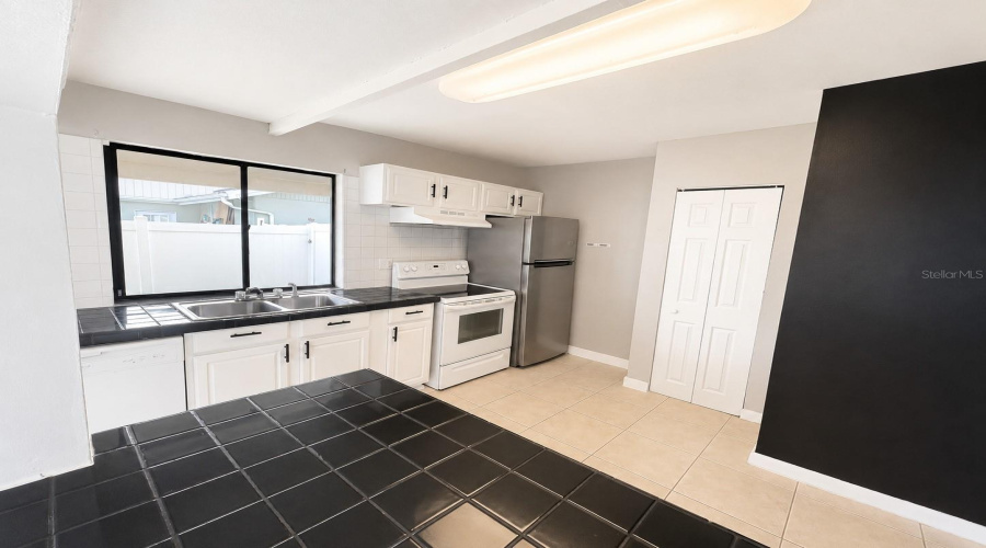Kissimmee, Florida 34759, 3 Bedroom Bedrooms, ,2 Bathroombathrooms,Residential,For Sale,Flag,0,Mfra4695750