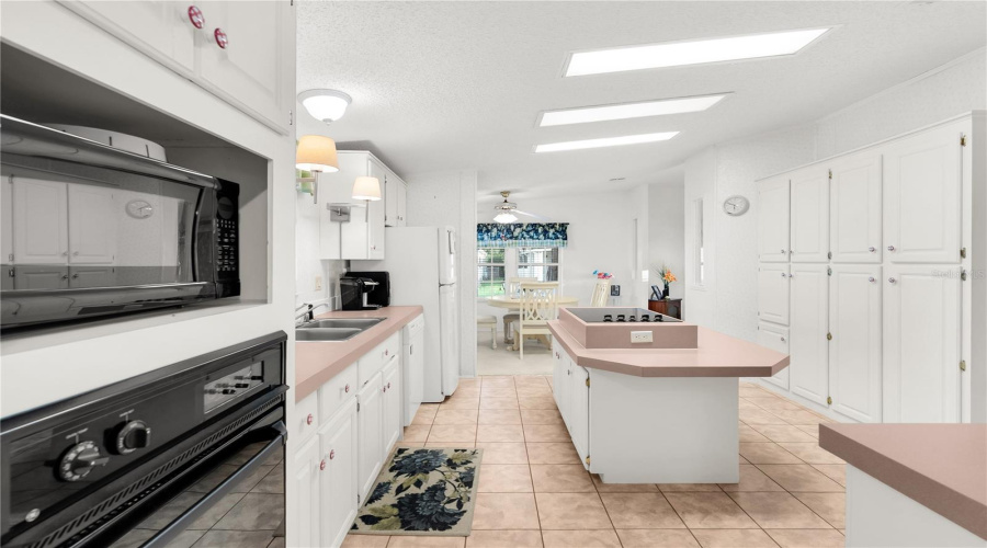 Davenport, Florida 33897, 2 Bedroom Bedrooms, ,2 Bathroombathrooms,Residential,For Sale,Sue,0,Mfrs5156388