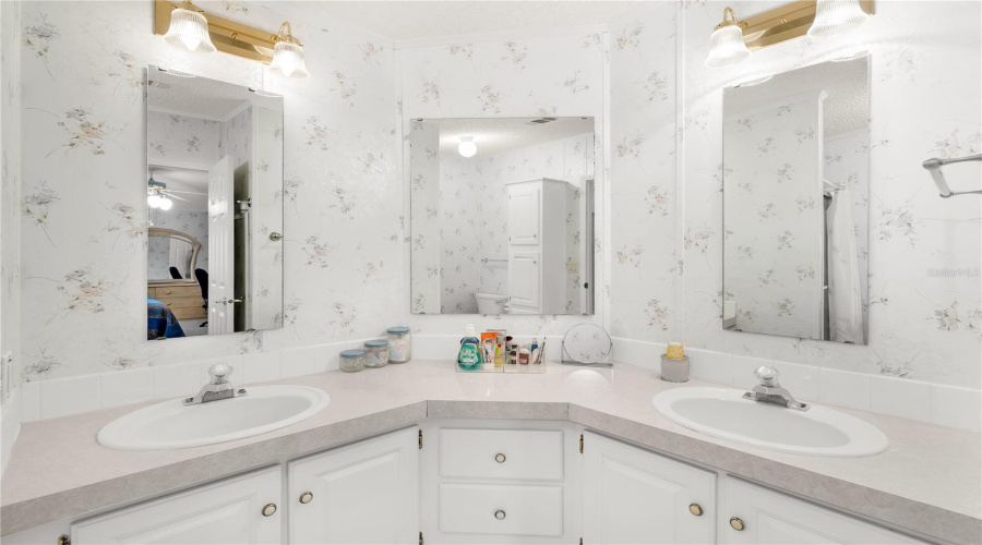 Davenport, Florida 33897, 2 Bedroom Bedrooms, ,2 Bathroombathrooms,Residential,For Sale,Sue,0,Mfrs5156388