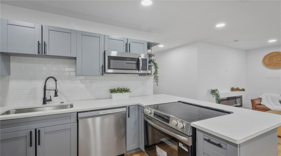 St Petersburg, Florida 33712, 3 Bedroom Bedrooms, ,1 Bathroombathrooms,Residential,For Sale,6Th,0,Mfrw7884730