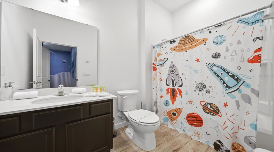 Bathroom 3 (First Level)