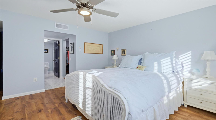 Sarasota, Florida 34231, 2 Bedroom Bedrooms, ,2 Bathroombathrooms,Residential,For Sale,Cross Creek,0,Mfra4685552