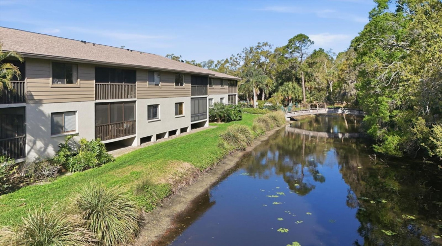 Sarasota, Florida 34231, 2 Bedroom Bedrooms, ,2 Bathroombathrooms,Residential,For Sale,Cross Creek,0,Mfra4685552