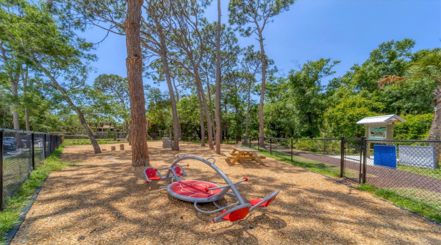 Sarasota, Florida 34231, 2 Bedroom Bedrooms, ,2 Bathroombathrooms,Residential,For Sale,Cross Creek,0,Mfra4685552