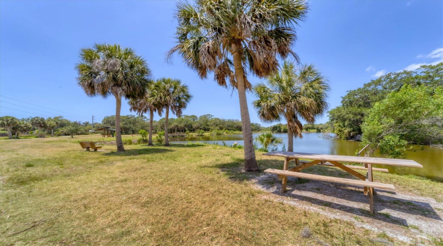 Sarasota, Florida 34231, 2 Bedroom Bedrooms, ,2 Bathroombathrooms,Residential,For Sale,Cross Creek,0,Mfra4685552
