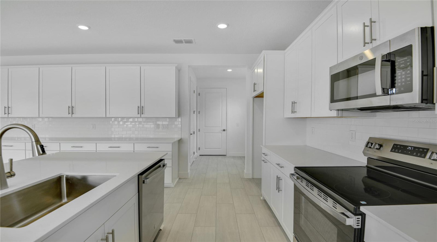 Mount Dora, Florida 32757, 5 Bedroom Bedrooms, ,3 Bathroombathrooms,Residential,For Sale,Cloud Ridge,0,Mfrs5127257