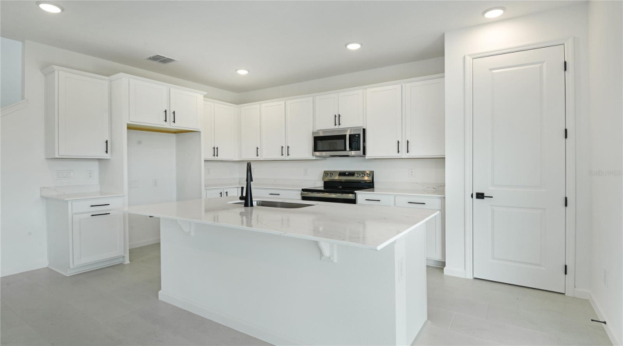Tavares, Florida 32778, 4 Bedroom Bedrooms, ,3 Bathroombathrooms,Residential,For Sale,Macchi,0,Mfrs5146160