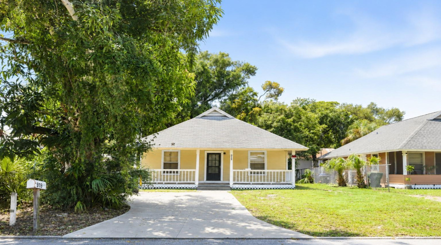 Sarasota, Florida 34236, 3 Bedroom Bedrooms, ,2 Bathroombathrooms,Residential,For Sale,Goodrich,0,Mfra4703716
