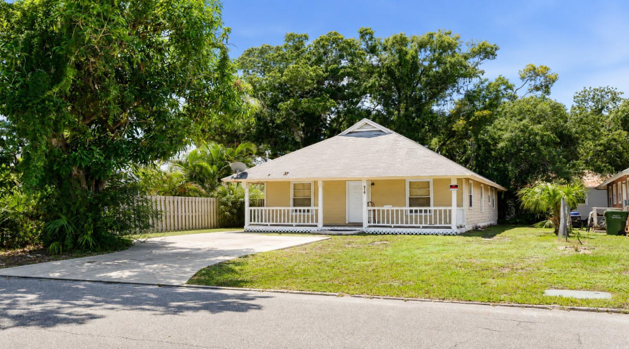 Sarasota, Florida 34236, 3 Bedroom Bedrooms, ,2 Bathroombathrooms,Residential,For Sale,Goodrich,0,Mfra4703716