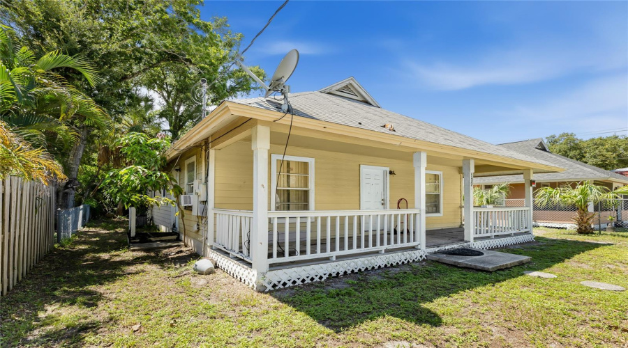 Sarasota, Florida 34236, 3 Bedroom Bedrooms, ,2 Bathroombathrooms,Residential,For Sale,Goodrich,0,Mfra4703716